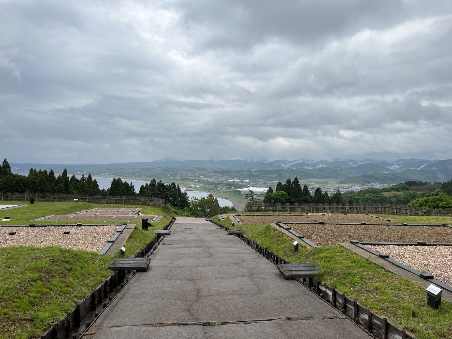 上ノ国勝山館の遠景